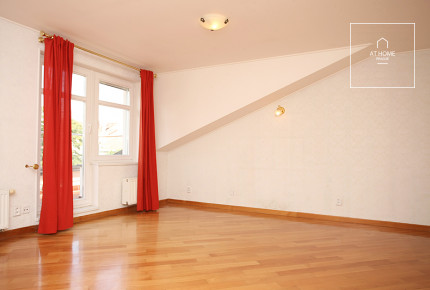 Nice 4 bedroom duplex with terraceChorvatská, Vinohrady