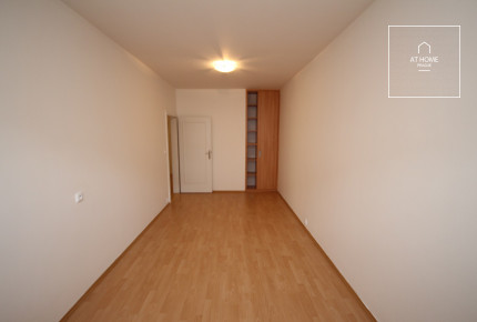 Partly furnished, 3-bedroom apartment in a newly built condominium, U Kříže, Jinonice