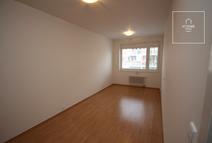 Partly furnished, 3-bedroom apartment in a newly built condominium, U Kříže, Jinonice