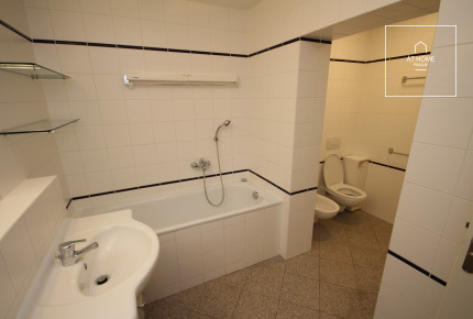 Partly furnished, 3-bedroom apartment in a newly built condominium, U Kříže, Jinonice