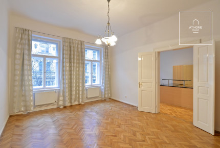 Nezařízený (s možností částečného dozařízení), dvouložnicový byt s balkonem, Mánesova, Vinohrady