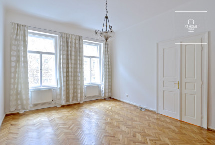 Unfurnished (can be partly furnished) 2-bedroom apartment with balcony, Mánesova, Vinohrady