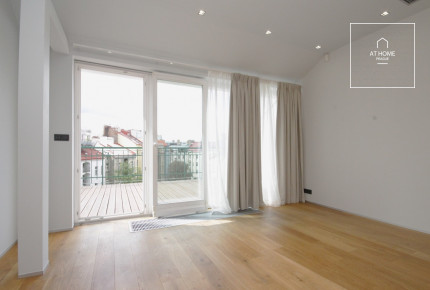 Luxury 4-bedroom duplex with large terrace, Vinohrady