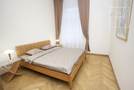 Luxury, fully-furnished 1-bedroom apartment, Újezd, Malá Strana