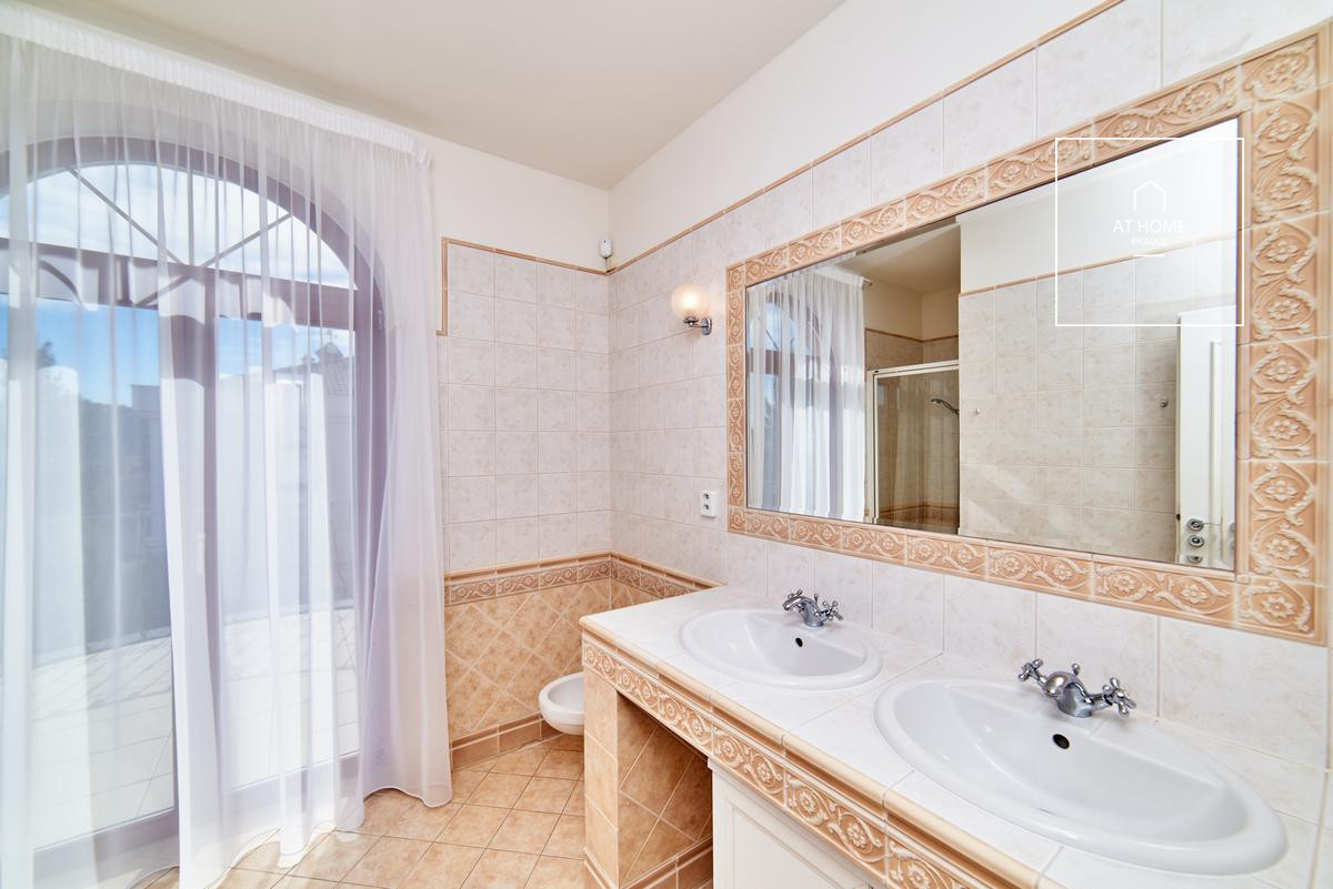 Sunny villa for rent Prague 6, Nebušice