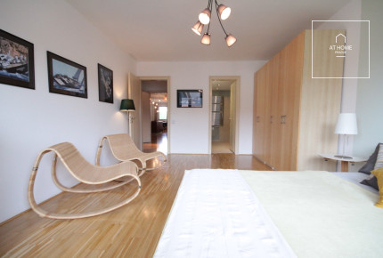 Luxury, fully furnished 2-bedroom apartment, Rohanské nábřeží, Karlín