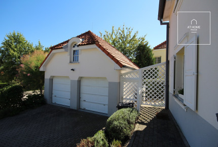 Nice and spacious family house, five bedrooms, Na Malé Šárce, Nebušice