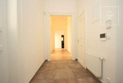 Nice spacious 3bedroom apartment, Na Moráni, Nové Město