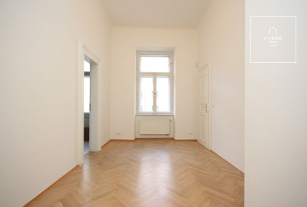 Nice spacious 3bedroom apartment, Na Moráni, Nové Město