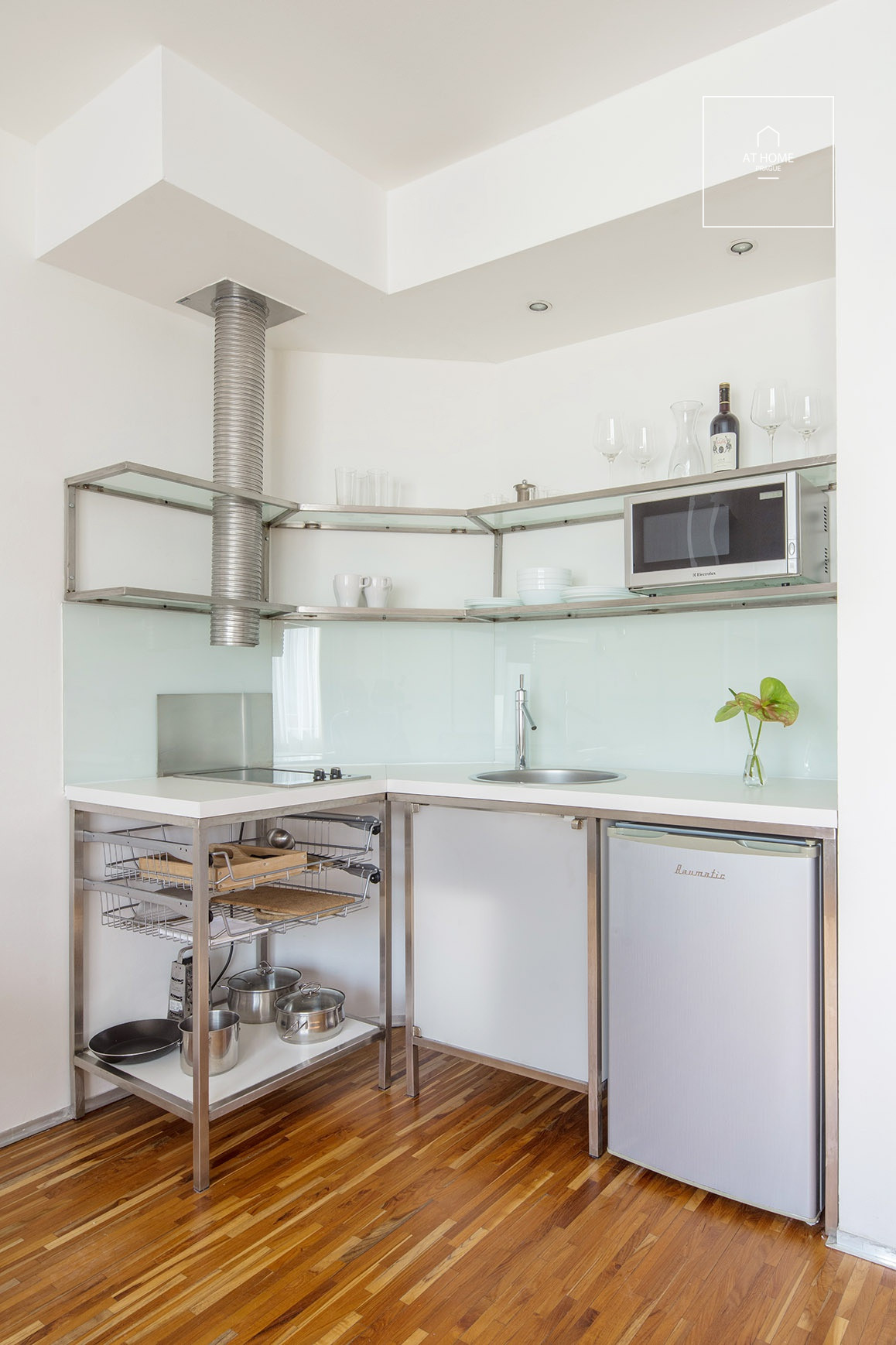 Fully furnished one bedroom apartment, Holečkova, Košíře