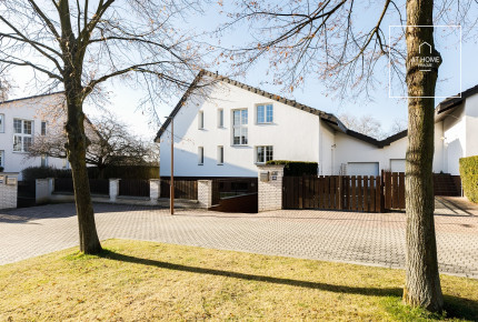 Spacious family house, Sadová, Průhonice