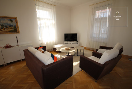 Příjemně řešený byt 4+1, Na Kozačce, Vinohrady