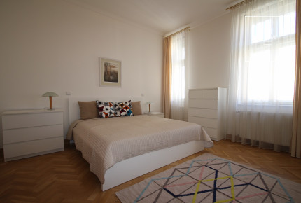 Příjemně řešený byt 4+1, Na Kozačce, Vinohrady