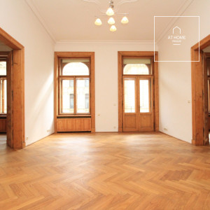 Spacious 3 bedroom apartment, Ibsenova, Vinohrady