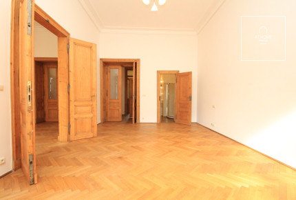 Prostorný byt s velkou terasou, Ibsenova, Vinohrady