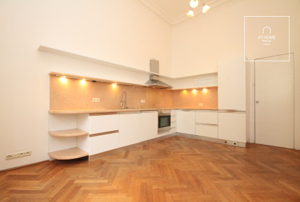 Spacious 3 bedroom apartment, Ibsenova, Vinohrady