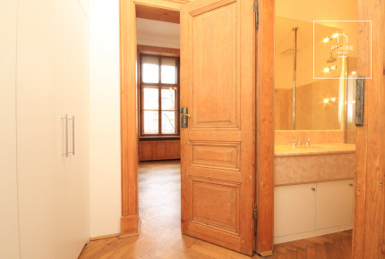 Spacious 3 bedroom apartment, Ibsenova, Vinohrady