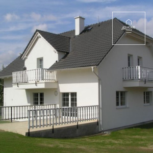 Spacious family house (7 rooms) with huge garden, Pod Valem II., Průhonice