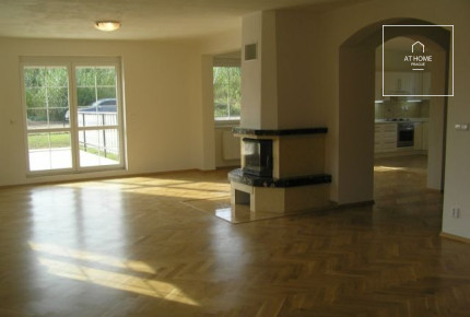 Spacious family house (7 rooms) with huge garden, Pod Valem II., Průhonice