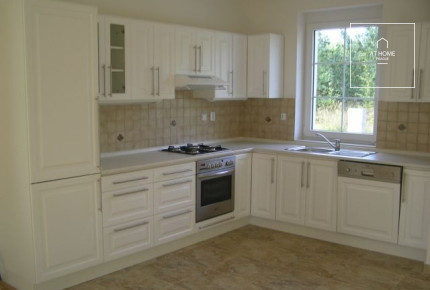 Spacious family house (7 rooms) with huge garden, Pod Valem II., Průhonice