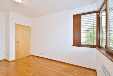 Nice modern row house, Jinonice, Chmelařská