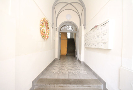 Janovského, Holešovice