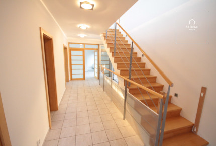 Charming family house with garden, 2 terraces and fire place, Františka Zemana, Průhonice