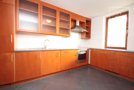 Duplex 3-bedroom apartment with terrace and balcony, Nitranská, Vinohrady