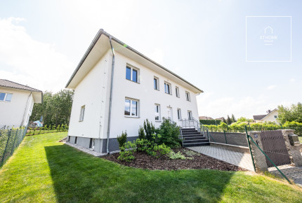 Charming villa for rent, Průhonice
