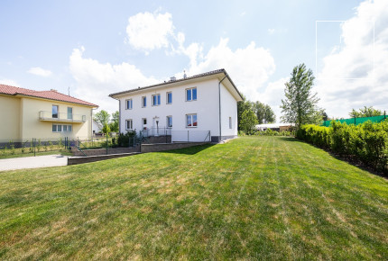 Charming villa for rent, Průhonice