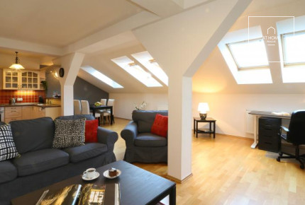 Plně zařízený podkrovní apartman 3+kk v Sázavské ulici na Vinohradech