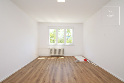 Nice unfurnished 2-bedroom apartment, after reconstruction, Strašnice