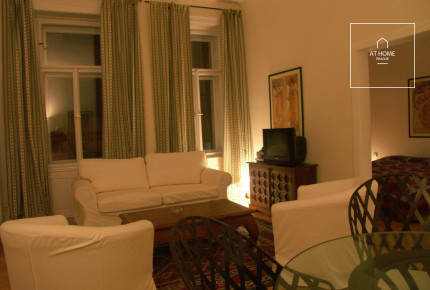Fully furnihed, stylish 1 bedroom apartment. Close to Karlovo náměstí. Odborů, Nové Město