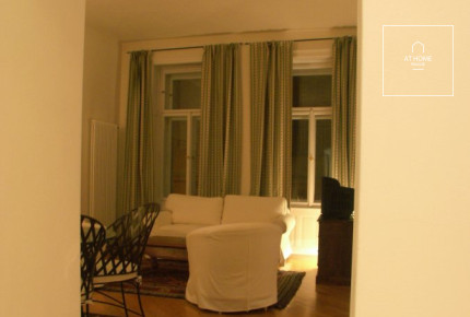 Fully furnihed, stylish 1 bedroom apartment. Close to Karlovo náměstí. Odborů, Nové Město