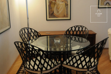 Fully furnihed, stylish 1 bedroom apartment. Close to Karlovo náměstí. Odborů, Nové Město