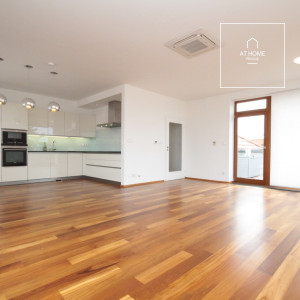 Charming 2-bedroom apartment with terrace in villa, Prague 6, Břevnov