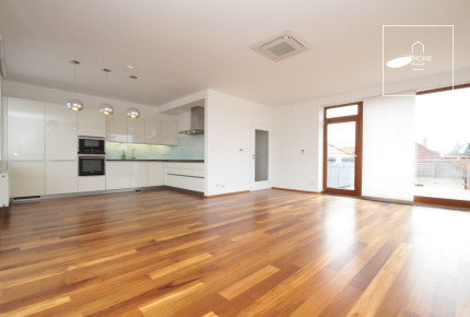 Charming 2-bedroom apartment with terrace in villa, Prague 6, Břevnov