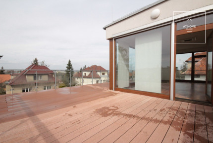 Charming 2-bedroom apartment with terrace in villa, Prague 6, Břevnov