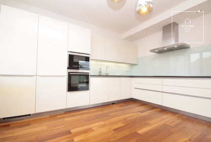Charming 2-bedroom apartment with terrace in villa, Prague 6, Břevnov