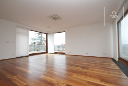 Charming 2-bedroom apartment with terrace in villa, Prague 6, Břevnov