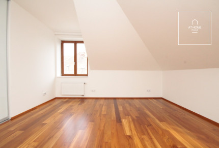 Charming 2-bedroom apartment with terrace in villa, Prague 6, Břevnov