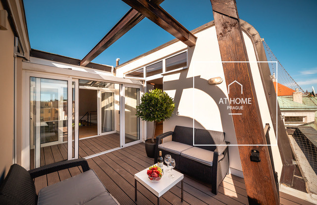 Luxurious, fully furnished 4bedroom apartment with a charming view. Nové Město