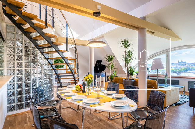 Luxurious, fully furnished 4bedroom apartment with a charming view. Nové Město