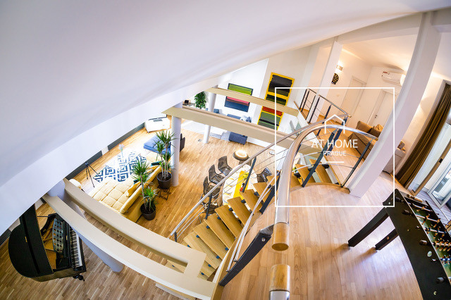 Luxurious, fully furnished 4bedroom apartment with a charming view. Nové Město