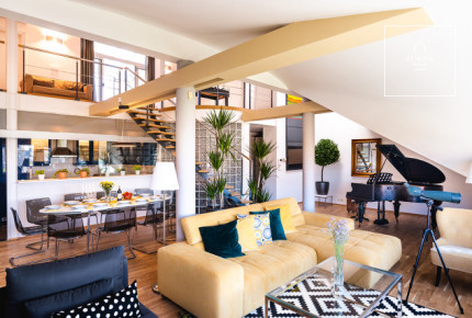 Luxurious, fully furnished 4bedroom apartment with a charming view. Nové Město