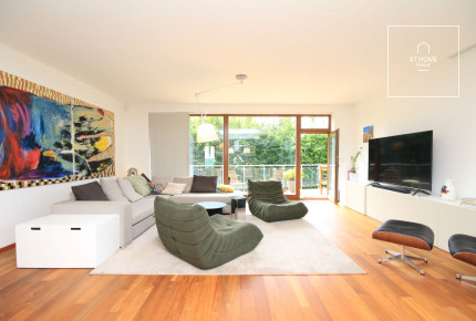 Charming 3-bedroom apartment with terrace in villa, Prague 6, Břevnov