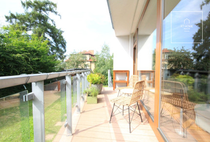 Charming 3-bedroom apartment with terrace in villa, Prague 6, Břevnov