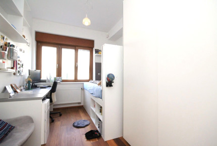 Charming 3-bedroom apartment with terrace in villa, Prague 6, Břevnov