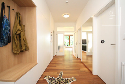 Charming 3-bedroom apartment with terrace in villa, Prague 6, Břevnov