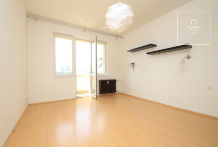 Nice partly furnished 1-bedroom apartment with balcony, Strašnice